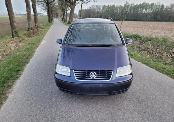 Volkswagen Sharan cena 17999 przebieg: 197000, rok produkcji 2007 z Chełmno małe 781